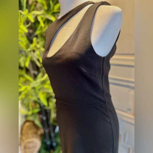 BEBE Black Cutout Shoulder Dress Size Medium - Picture 3 of 15